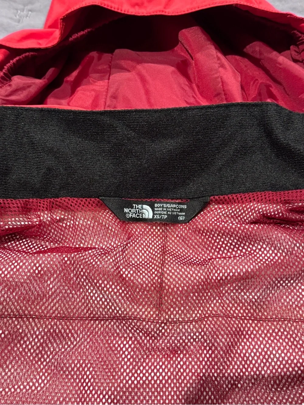 The North Face Kids Two-Tone Red and Black Hooded Rain Jacket - Size XS (6)
